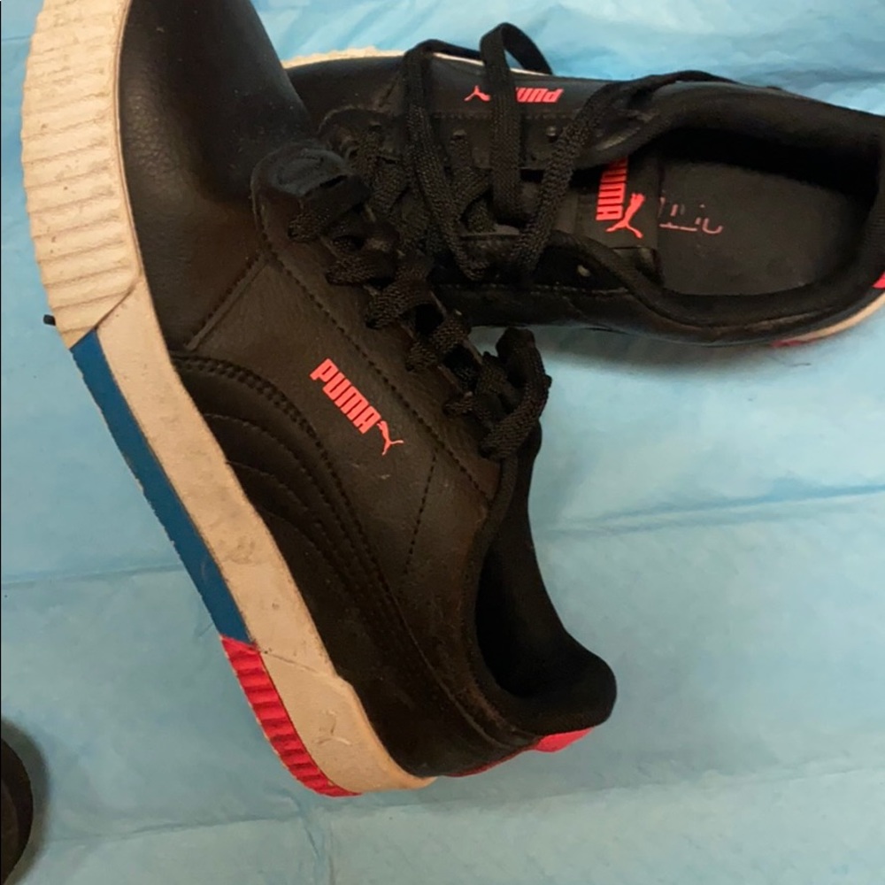 Sneakers